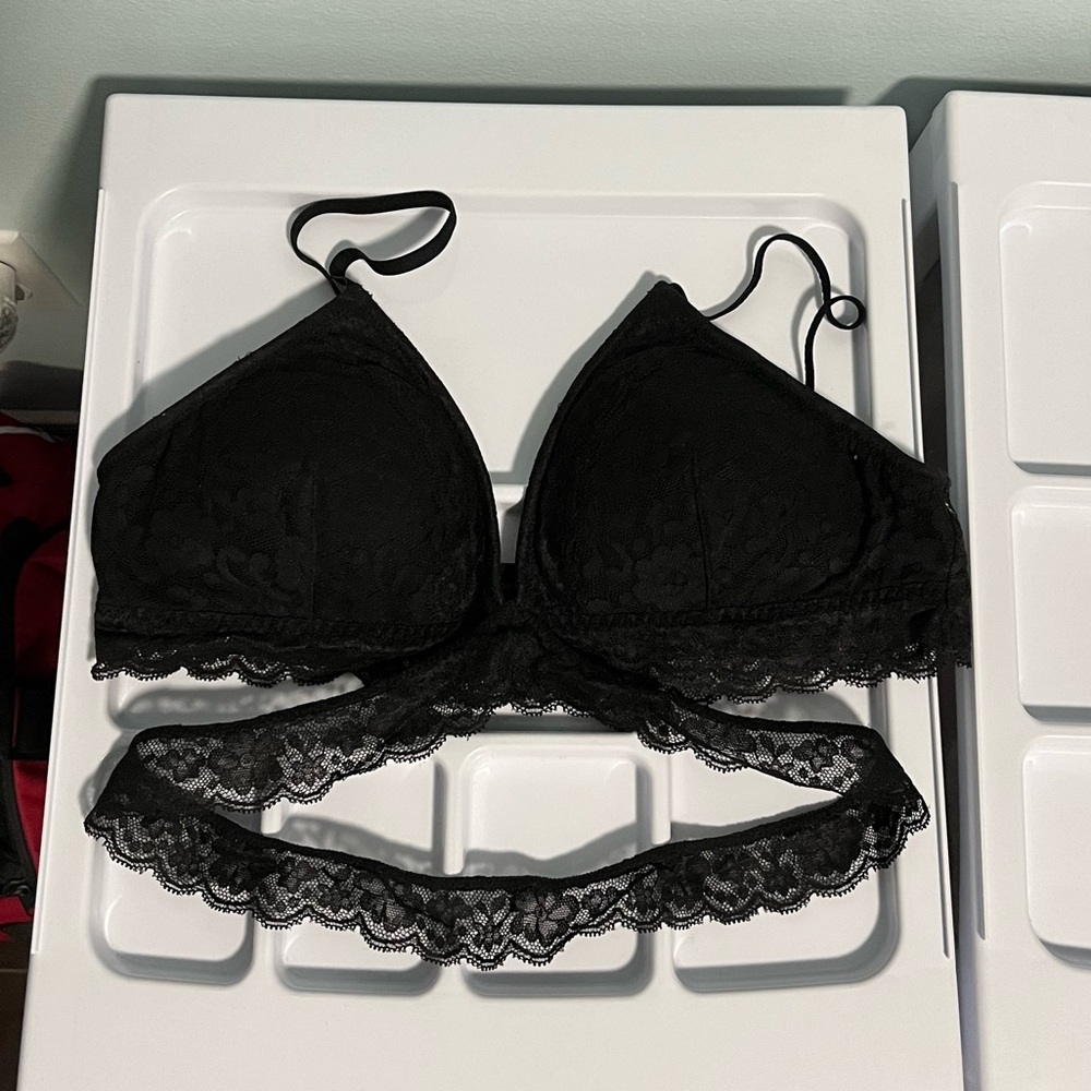 Hollister/ Gilly Hicks Lace Bralette